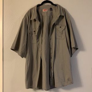Mens short sleeved button down Wrangler shirt size 3XL